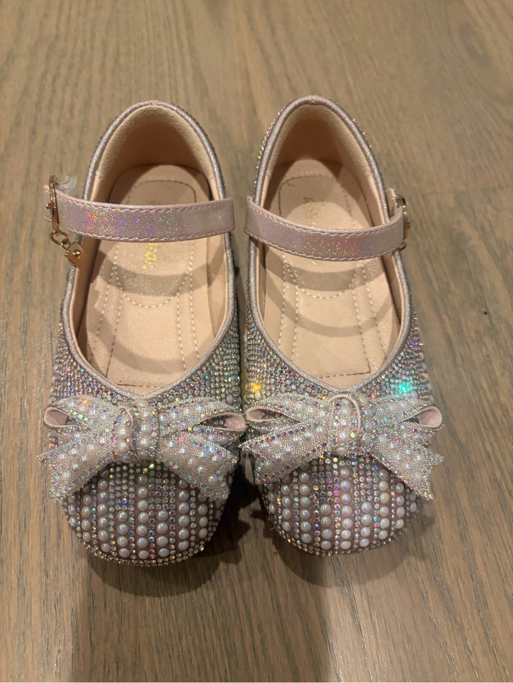 Girls Iridescent Pearl Bow Mary Jane Dress Shoes - Pink